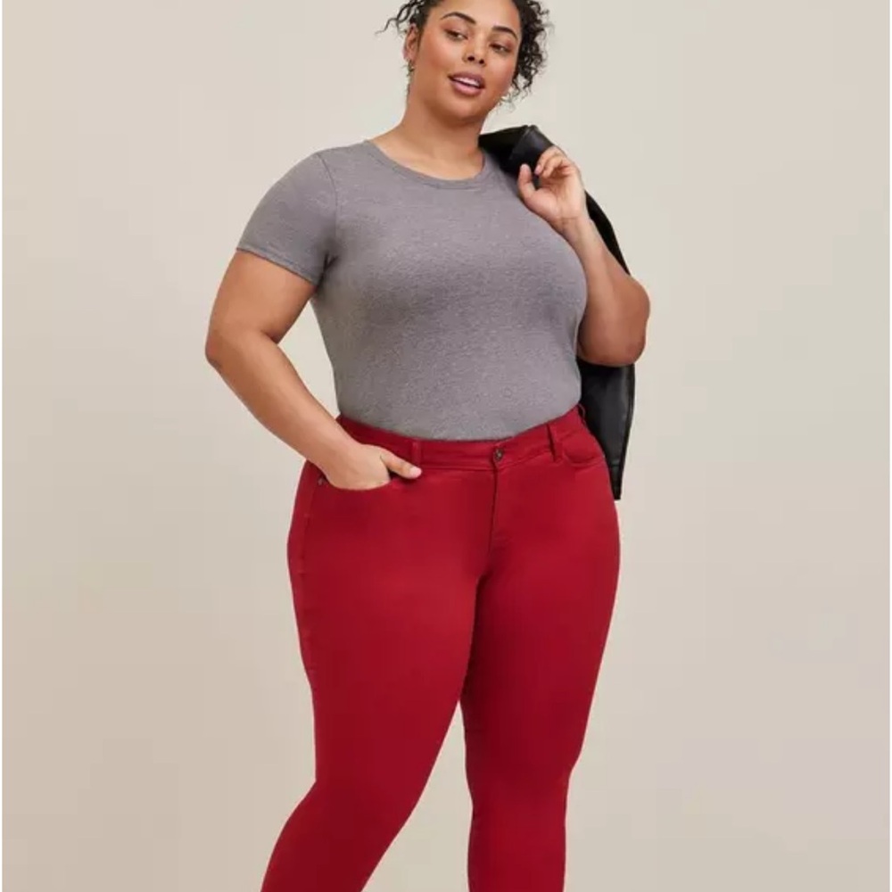 Torrid Boyfriend Straight Mid-Rise Jeans – Red, Size 16S
